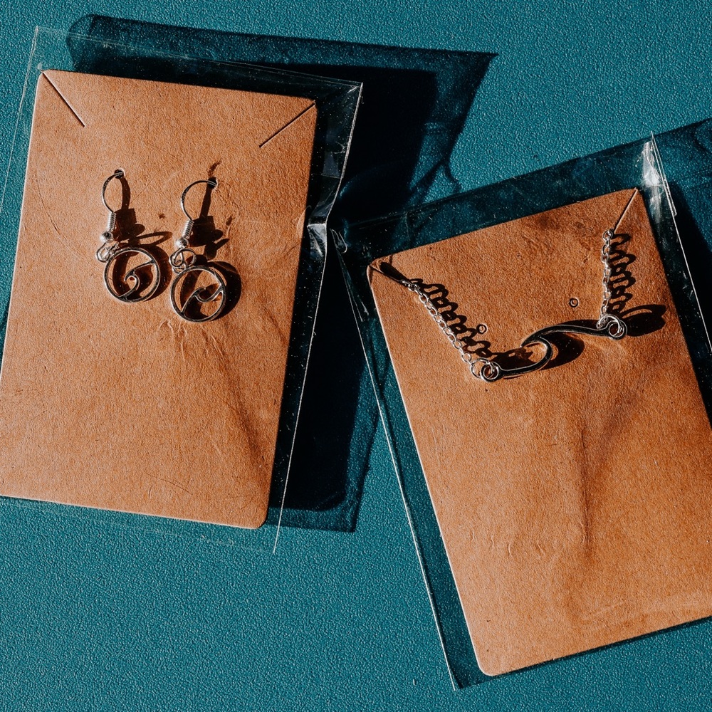 Waves earring and bracelet set